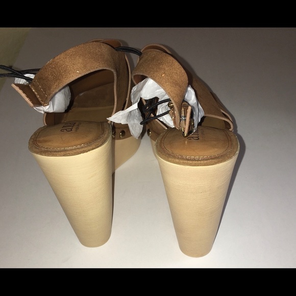 A.N.A Downy Camel wedge sandals - Picture 6 of 10